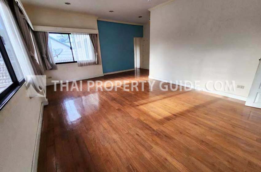 House with Shared Pool in Nichada Thani 